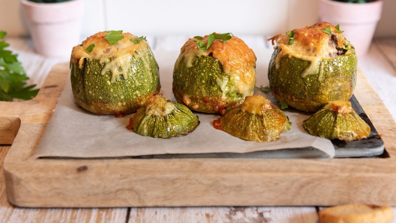 Zucchine Tonde Ripiene Di Carne Al Forno Una Ricetta Morbida E Filante