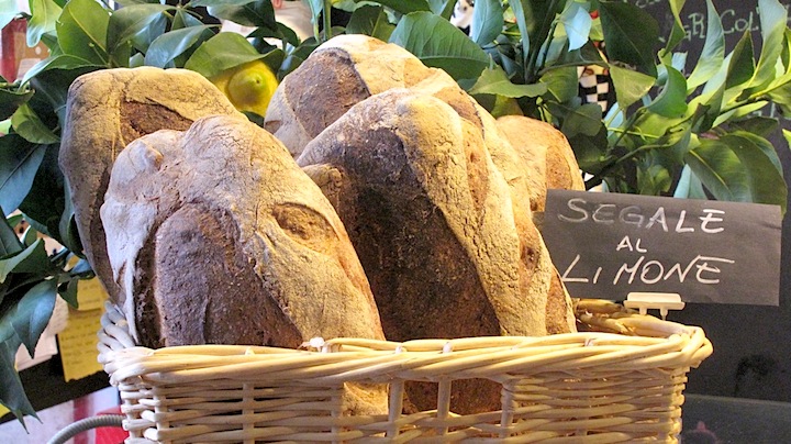 Il pane di segale al limone fatto da Gabriele Bonci