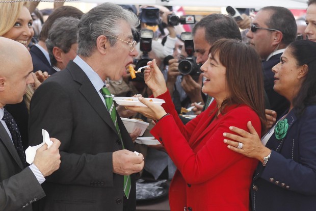 Bossi imboccato dalla Polverini