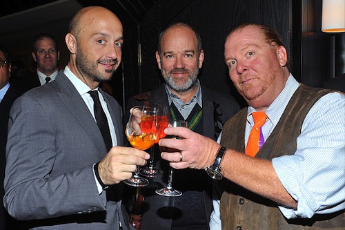 Michael Stipe dei REM con Joe Bastianich e Mario Batali di Eataly New York