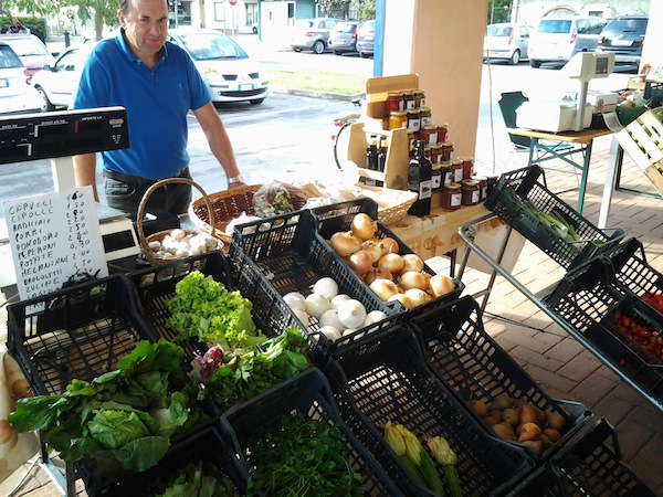 Contadino al mercato del contadino Contadino, mercato, contadino