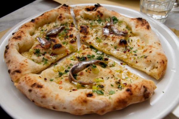 pizza-aglio-olio-peperoncino-Franco-Pepe