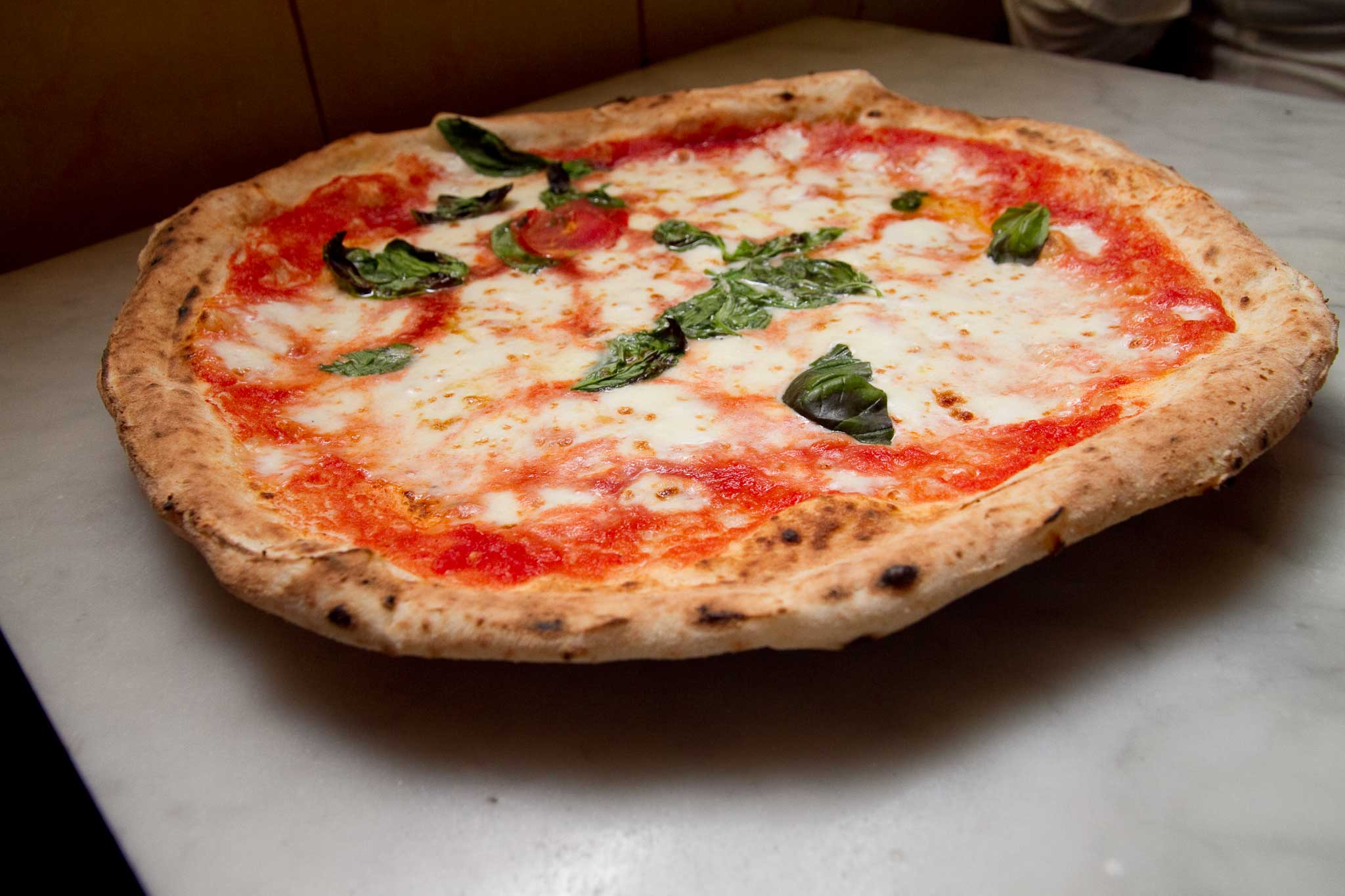 quanto costa la pizza in italia prezzi sorbillo