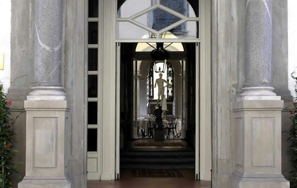 Enoteca Pinchiorri, ingresso