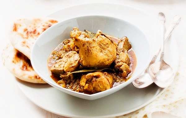 Bocconcini di pollo con verdure al curry