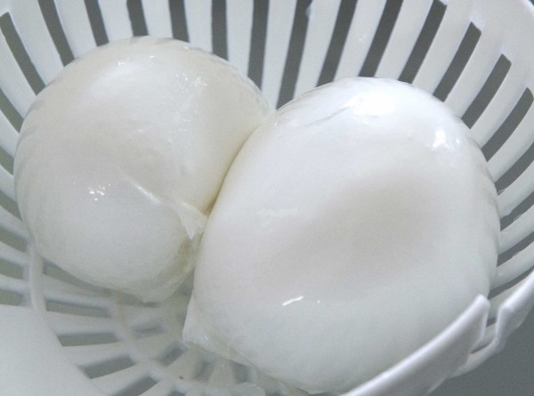mozzarella-di-bufala-aversana-Antonio-Farina-Caserta