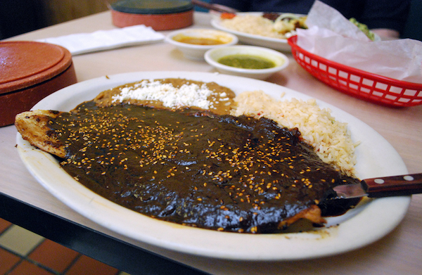 Pollo en Mole Poblano, cucina messicana