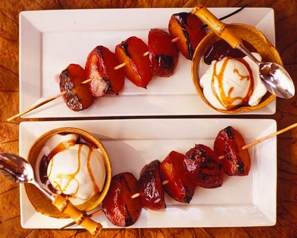 Frutta e dolci alla griglia Frutta e dolci alla griglia