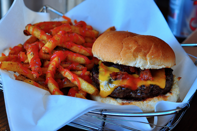 Togliersi lo sfizio di mangiare 6 solidi top burger a New York