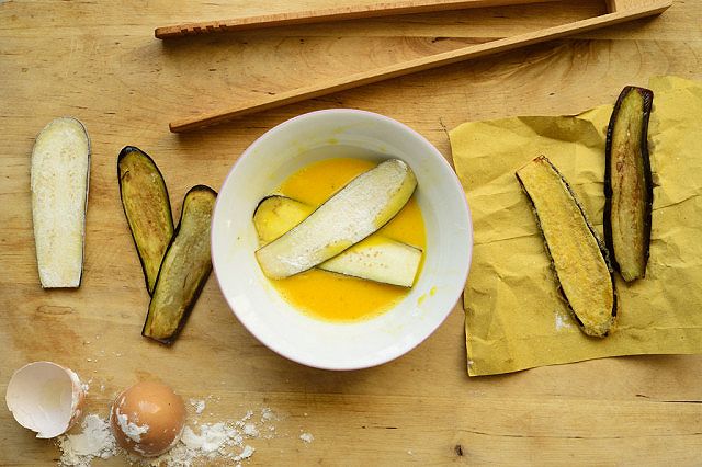 Friggere la parmigiana di melanzane