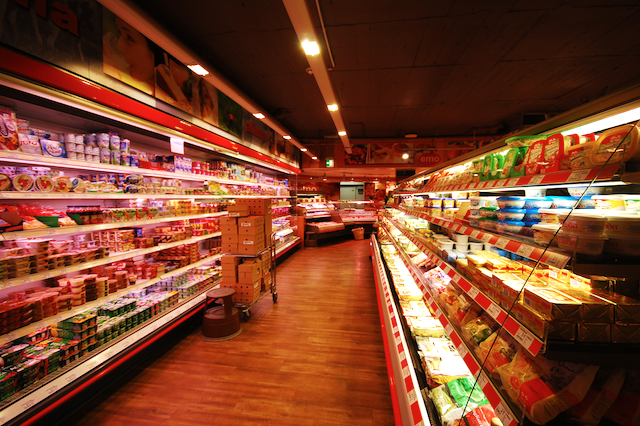 Italia batte Francia nella classifica dei supermercati: perché preferiamo Esselunga a Carrefour