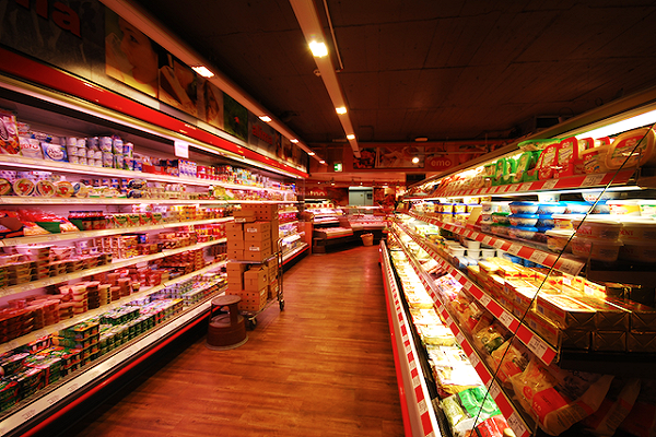 Italia batte Francia nella classifica dei supermercati: perché preferiamo Esselunga a Carrefour