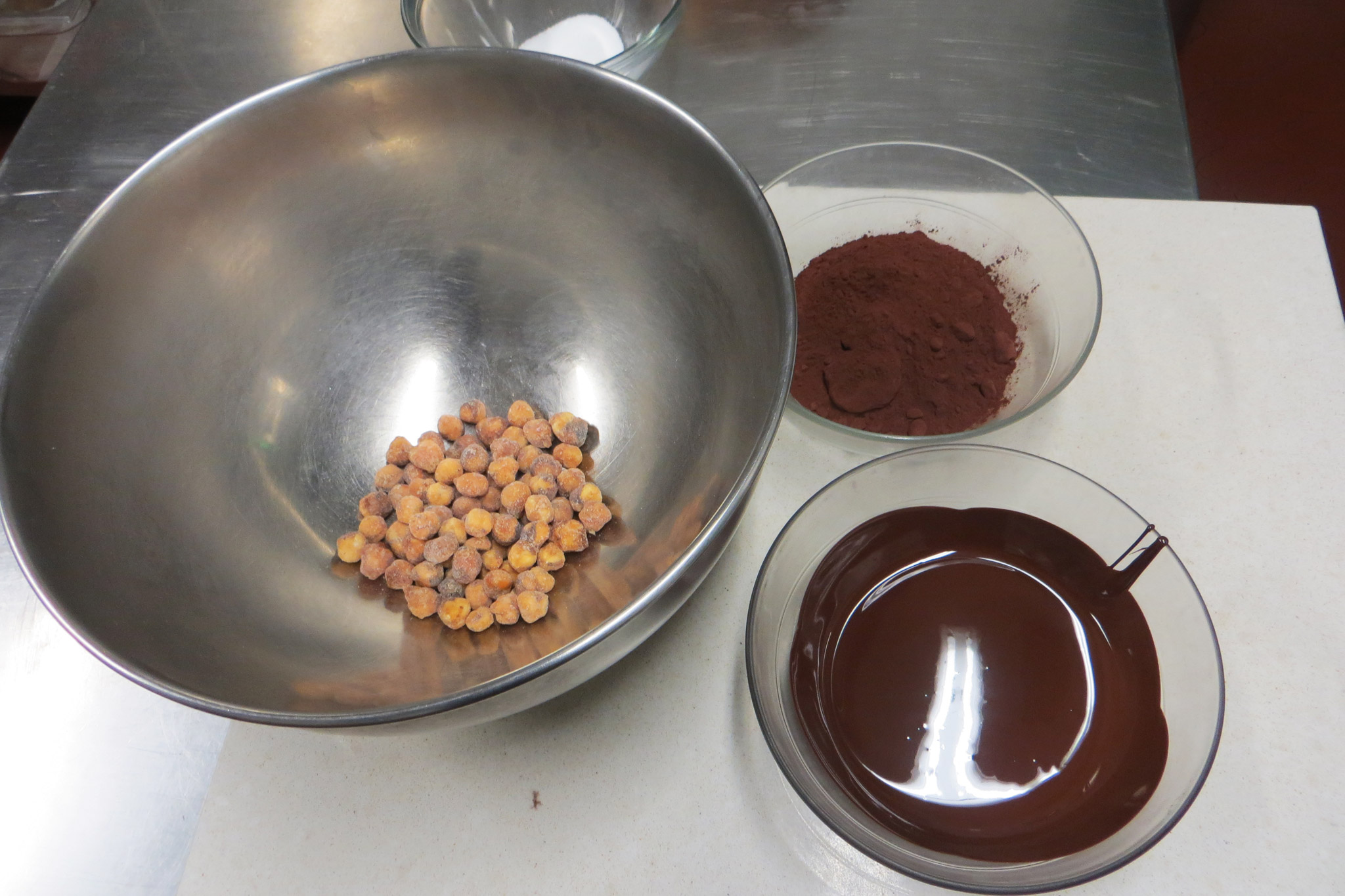 ingredeinti ricetta dragees praline nocciole