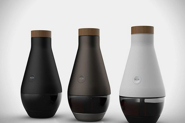 La Miracle Machine trasforma l'acqua in vino