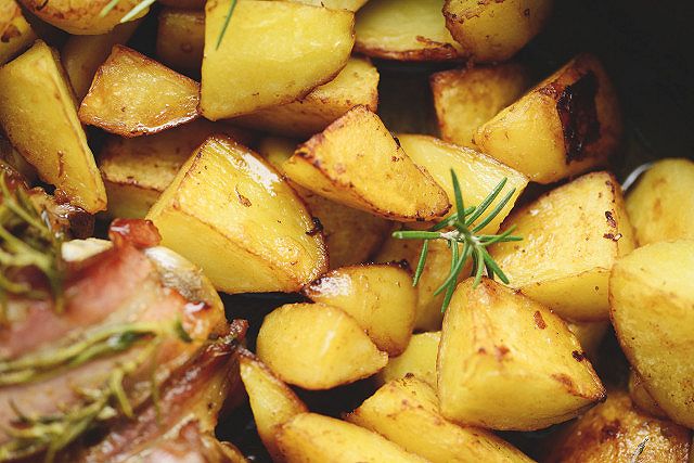 agnello con patate al forno, perfetta ricetta