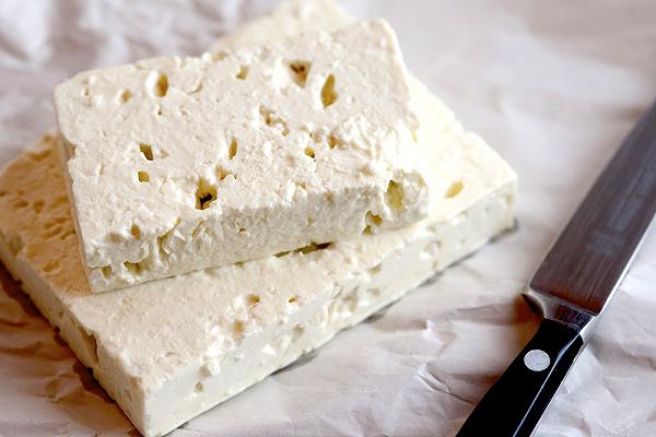 Feta: quella prodotta in Danimarca viola la Dop greca, vietata la vendita