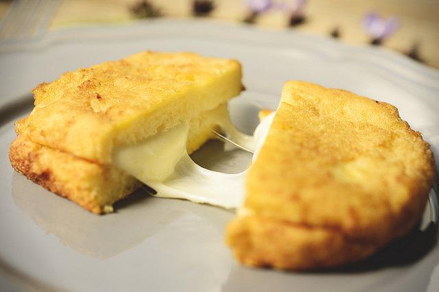 Mozzarella in carrozza