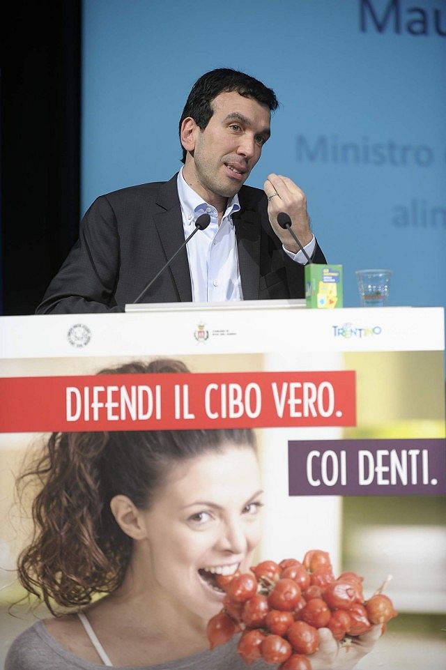 Il ministro delle Politiche Agricole Martina, slow food
