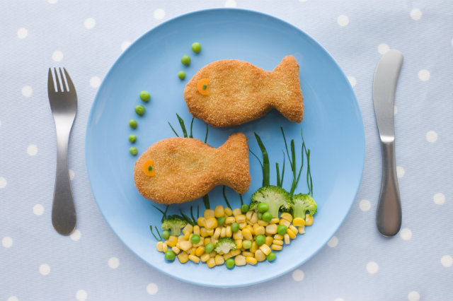 Trova l’intruso: 10 piatti fake che ci rifilano nelle solenni “mangiate di pesce”