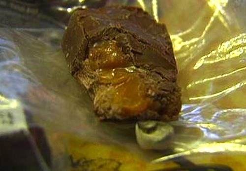 Un dente nello snack al cioccolato Milky Way