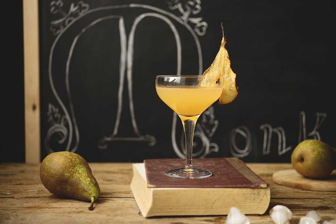 The Monk è la ricetta alla pera che ogni entusiasta dei cocktail amerà alla follia