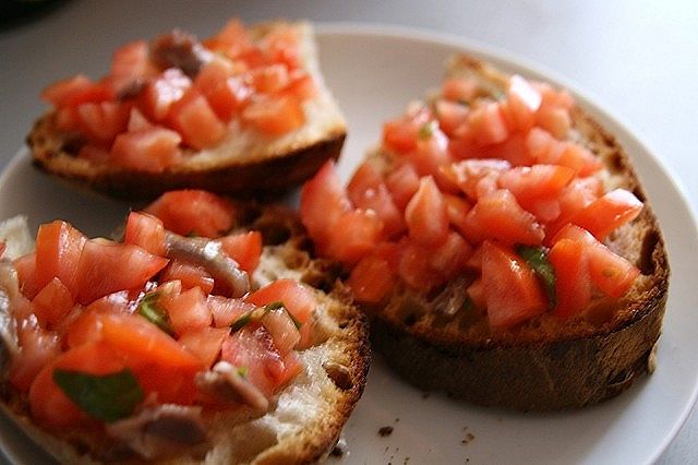 Pane burro e alici