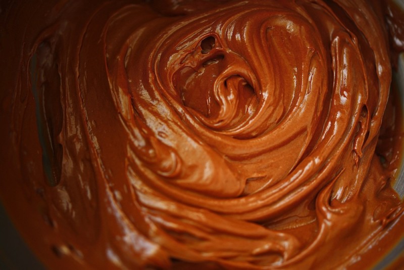Torta Sacher, cioccolato battuto