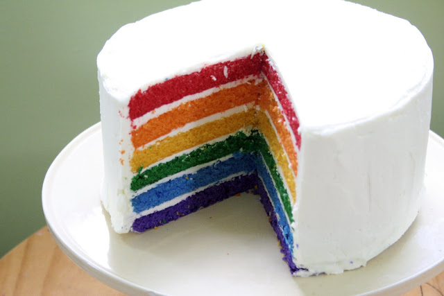 10 epiche torte della nonna per salvare i menu, e le nostre vite, dalla rainbow cake