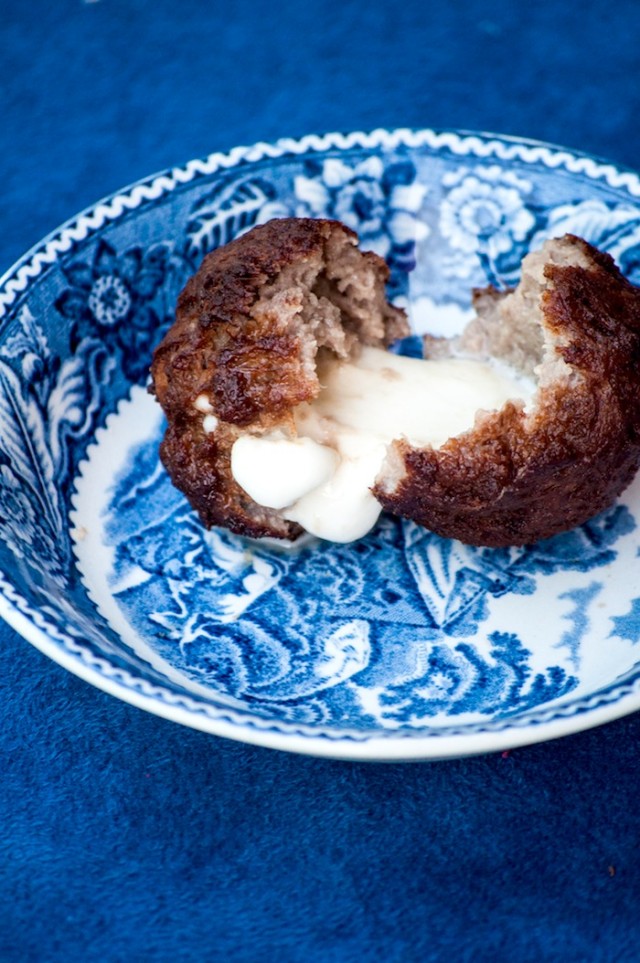 mozzarella con la polpetta intorno