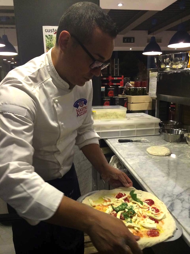 Gino Sorbillo, pizzeria lievito madre al duomo di Milano