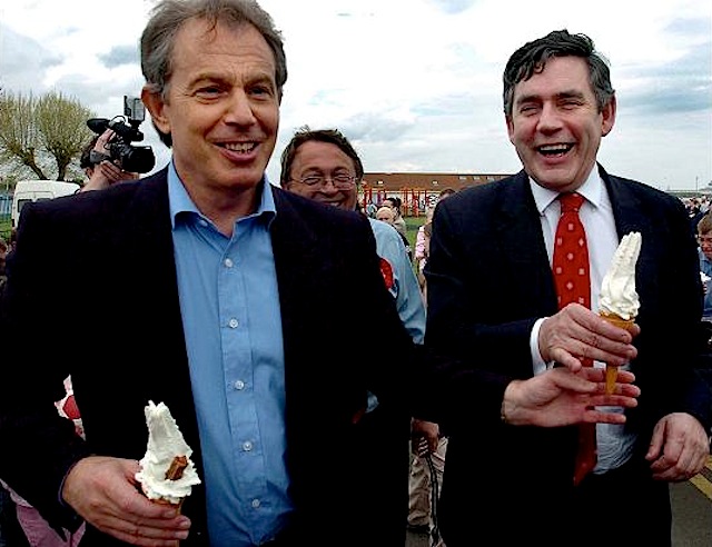 Tony Blair mangia il gelato