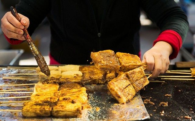 Tofu puzzolente, street food