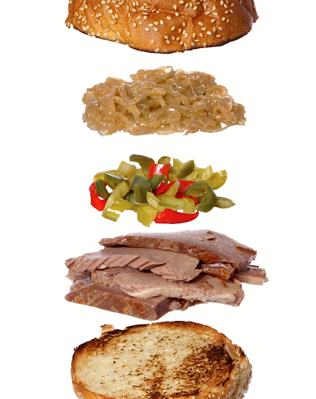 sandwich con petto di pollo arrosto esploso