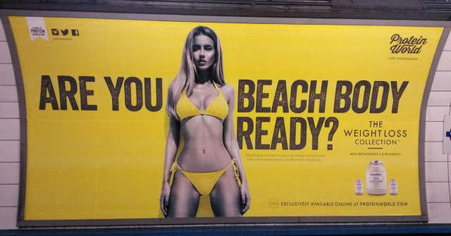 pubblicità protein world prova costume