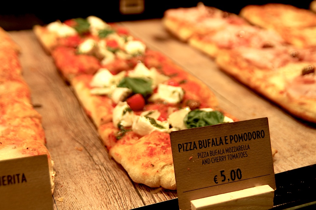 Il Mercato del Duomo, Milano, pizza