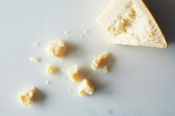 Prodotti tipici: 20 convincenti ragioni per dire no al formaggio con latte in polvere che vuole imporci la UE