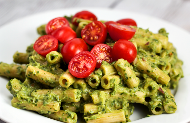 Pasta con avocado