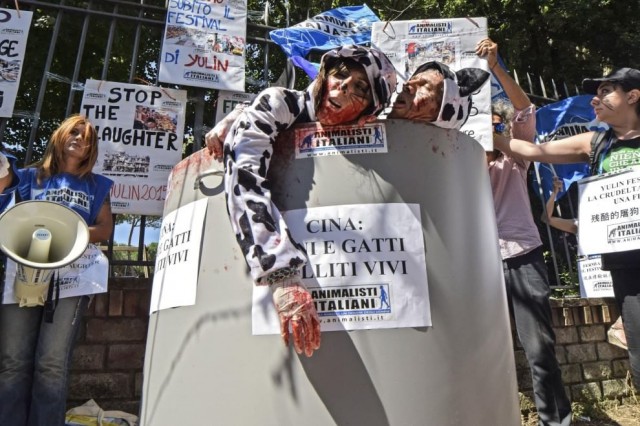 associazione animalisti italiani onlus contro ambasciata cinese