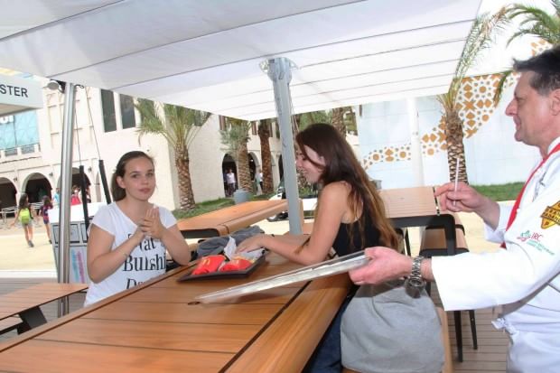 chef slow food offrono cibo da mcdonalds