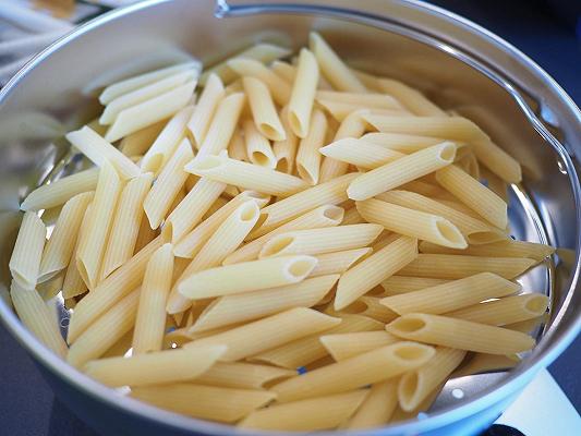 Caro energia: il Premio Nobel Giorgio Parisi consiglia di cuocere la pasta con il gas spento