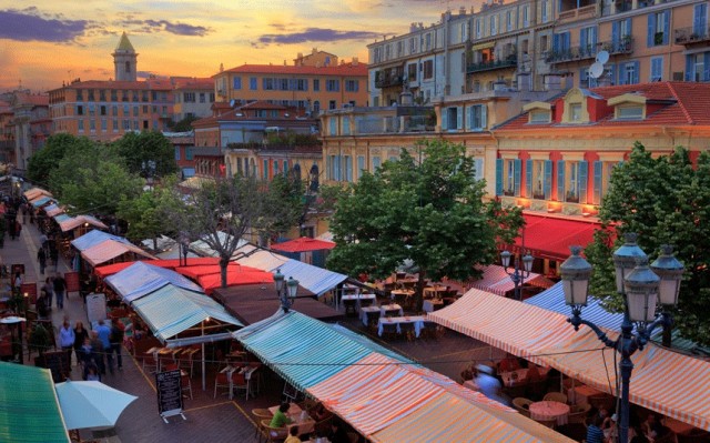Cours Saleya, Nizza, Francia