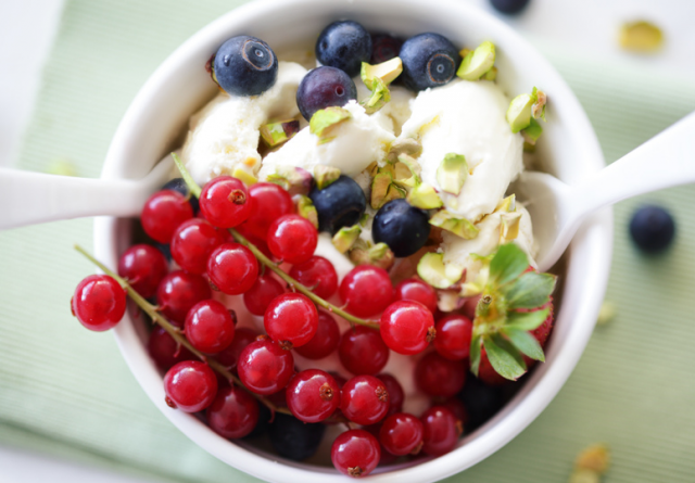 frutti di bosco e gelato