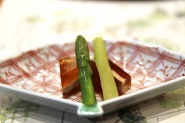 Minokitchi, asparagi
