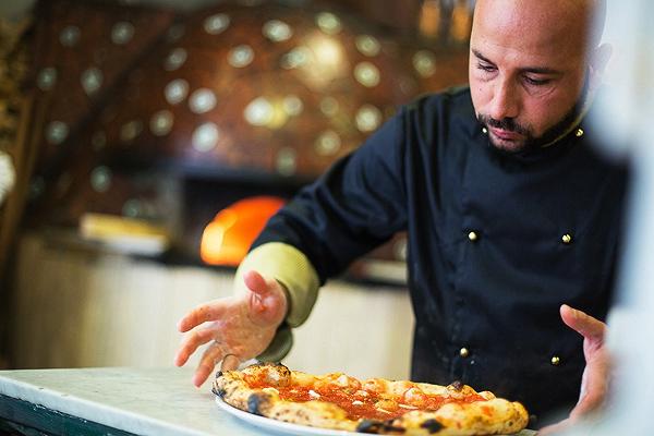 Pizzazzà a Napoli: per ora l’astro di Luca Castellano è ancora nascente
