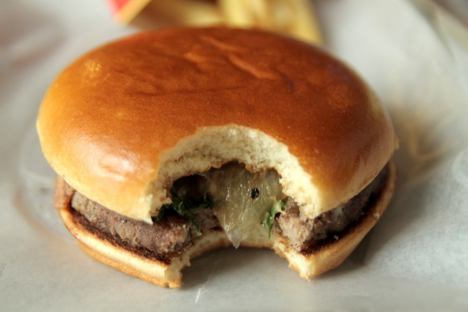 Farmageddon: quanto costa davvero un hamburger da 1 euro?
