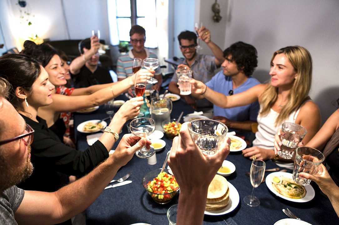 Social eating: quanto guadagnano i cuochi italiani fai da te