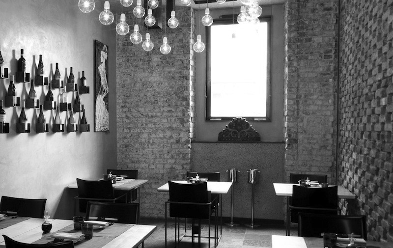 Iyo, Milano