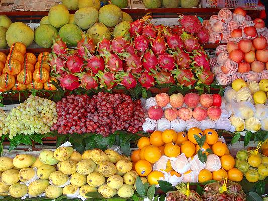 Milano, spacciava cocaina e hashish insieme a peperoni e insalata: arrestato fruttivendolo