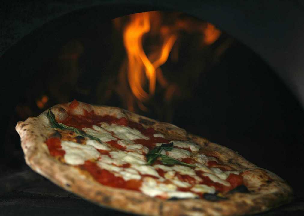 San Vitaliano: il sindaco anti-pizza diventa un caso internazionale