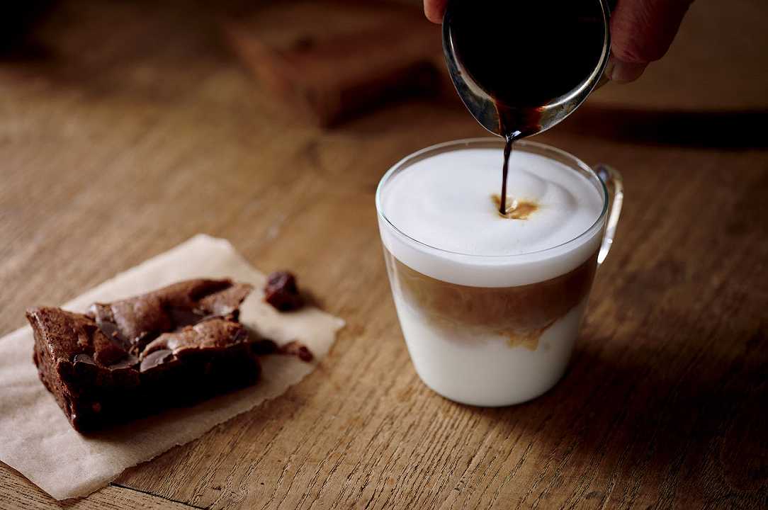 Starbucks usurpa anche il Latte Macchiato: cosa resta ancora?